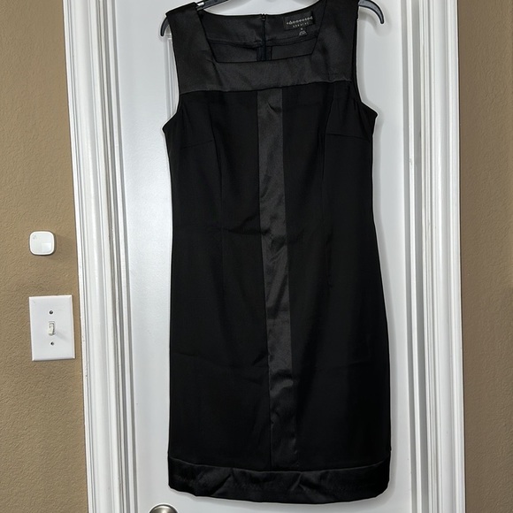 Dresses & Skirts - Womens little black dress size 12